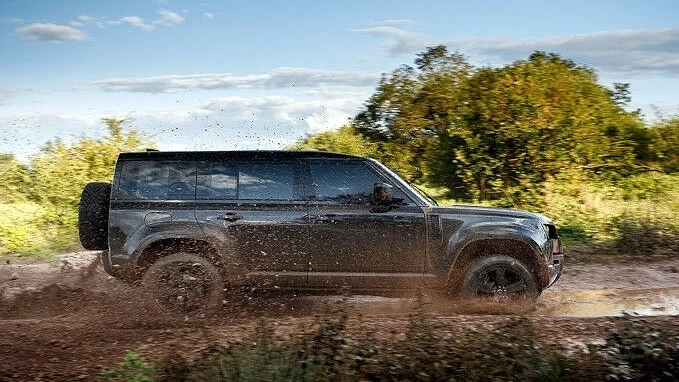 Land Rover Defender Participated In |the Filming Of The 007 Series Of Movies "Life And Death"